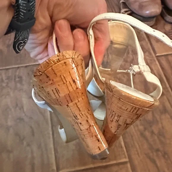 Nina VINTAGE Cream Wedge Sandals - Picture 3 of 5